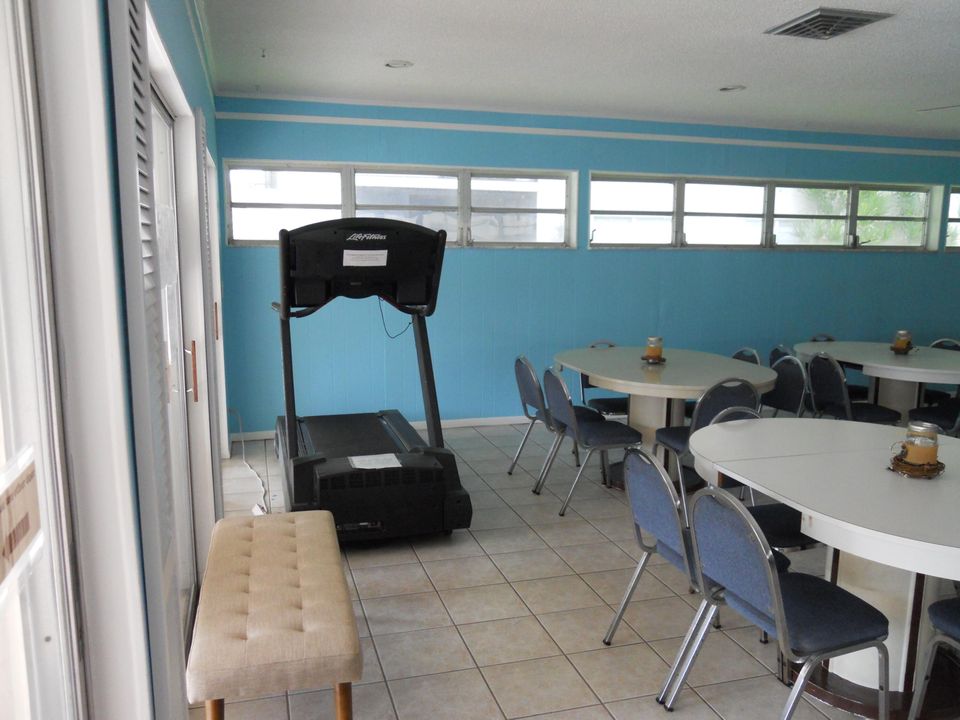 Activo con contrato: $235,000 (2 camas, 2 baños, 978 Pies cuadrados)