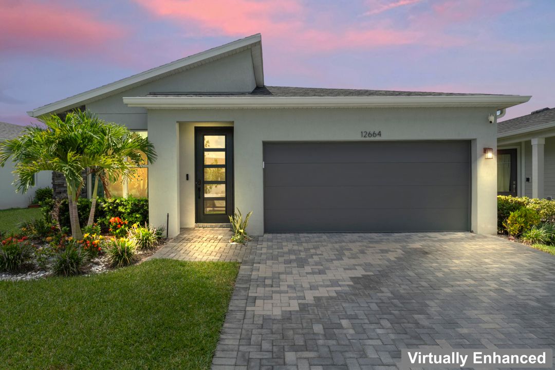 Recently Rented: $2,850 (3 beds, 2 baths, 1998 Square Feet)