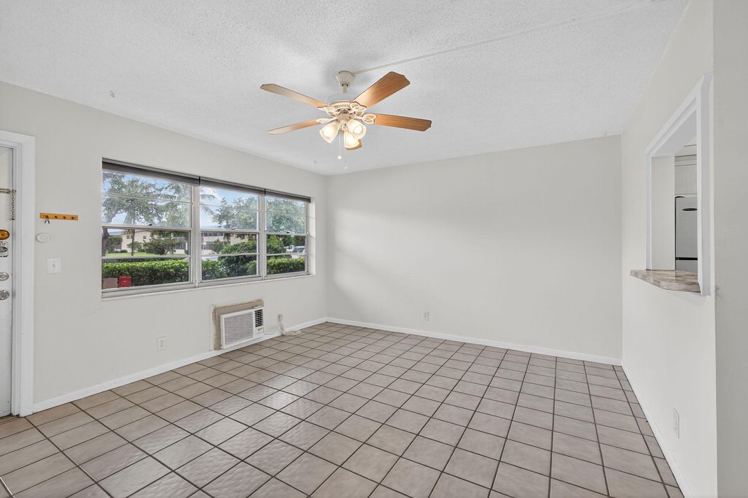 Под контрактом: $57,500 (1 спален, 1 ванн, 570 Квадратных фут)