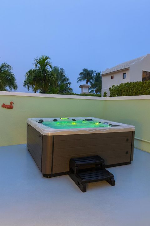 出租: $13,800 (4 贝兹, 2 浴室, 2087 平方英尺)