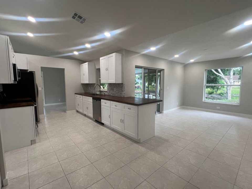 En Venta: $623,900 (3 camas, 2 baños, 1449 Pies cuadrados)