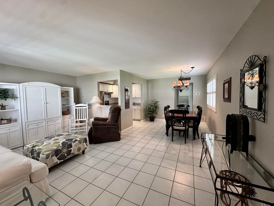 待售: $89,000 (1 贝兹, 1 浴室, 720 平方英尺)