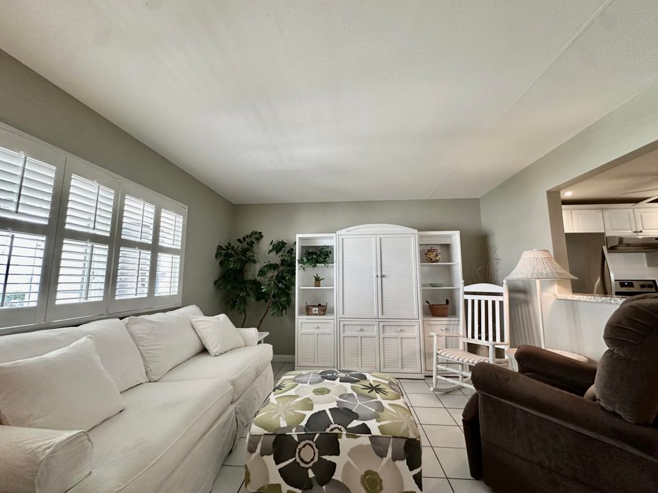 待售: $89,000 (1 贝兹, 1 浴室, 720 平方英尺)