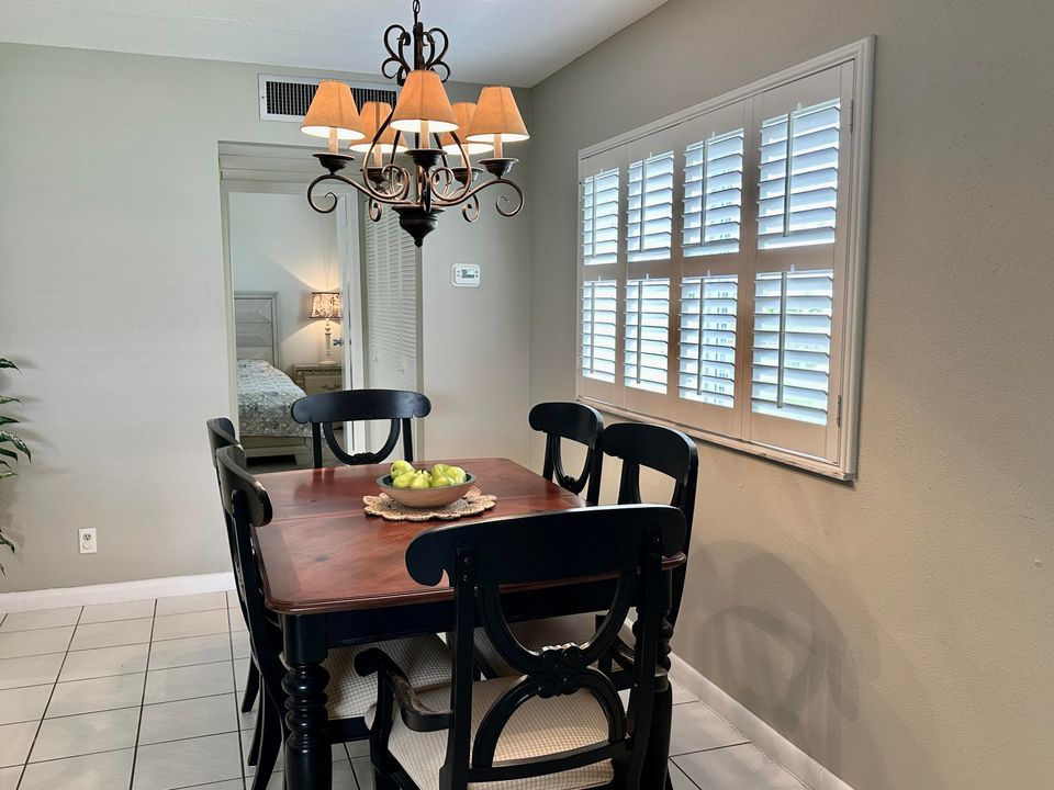 待售: $89,000 (1 贝兹, 1 浴室, 720 平方英尺)