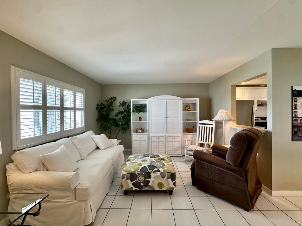 待售: $89,000 (1 贝兹, 1 浴室, 720 平方英尺)