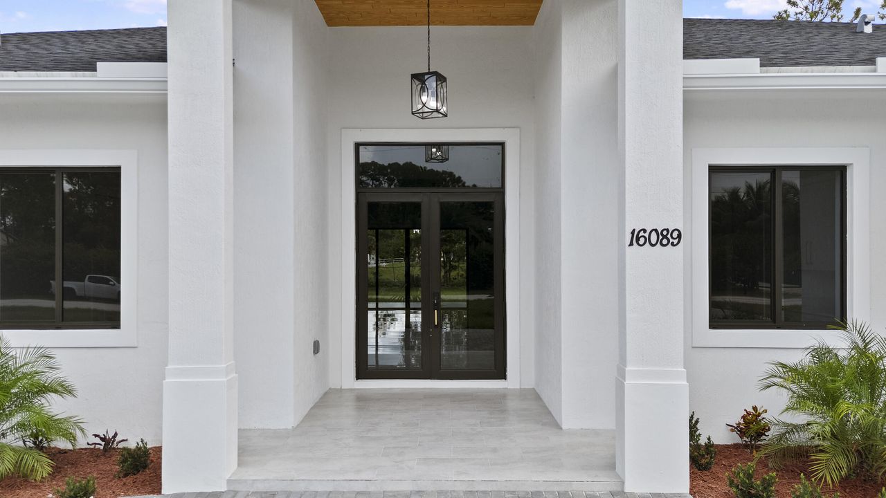 For Sale: $1,050,000 (4 beds, 3 baths, 3160 Square Feet)