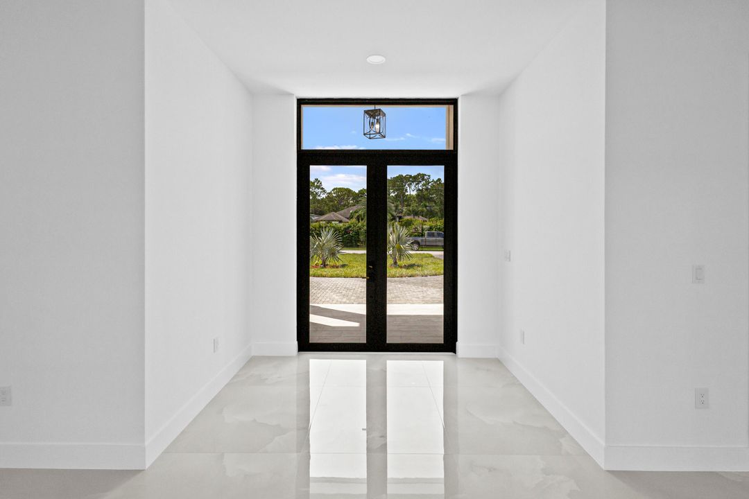 For Sale: $1,050,000 (4 beds, 3 baths, 3160 Square Feet)