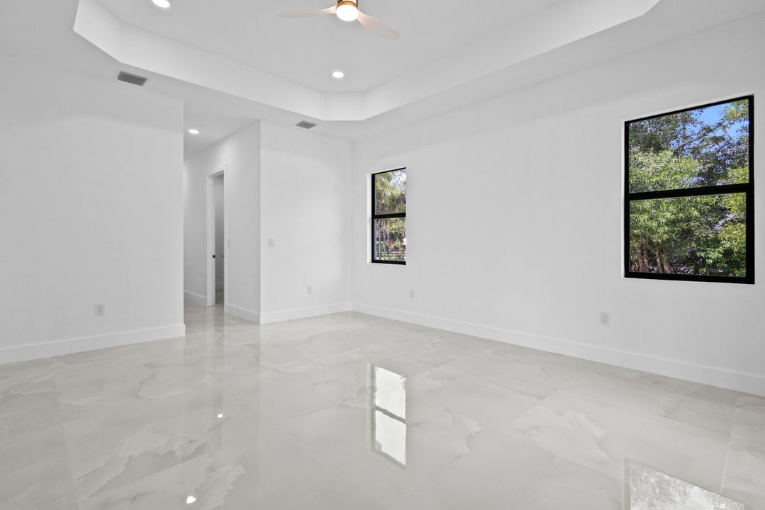 For Sale: $1,050,000 (4 beds, 3 baths, 3160 Square Feet)