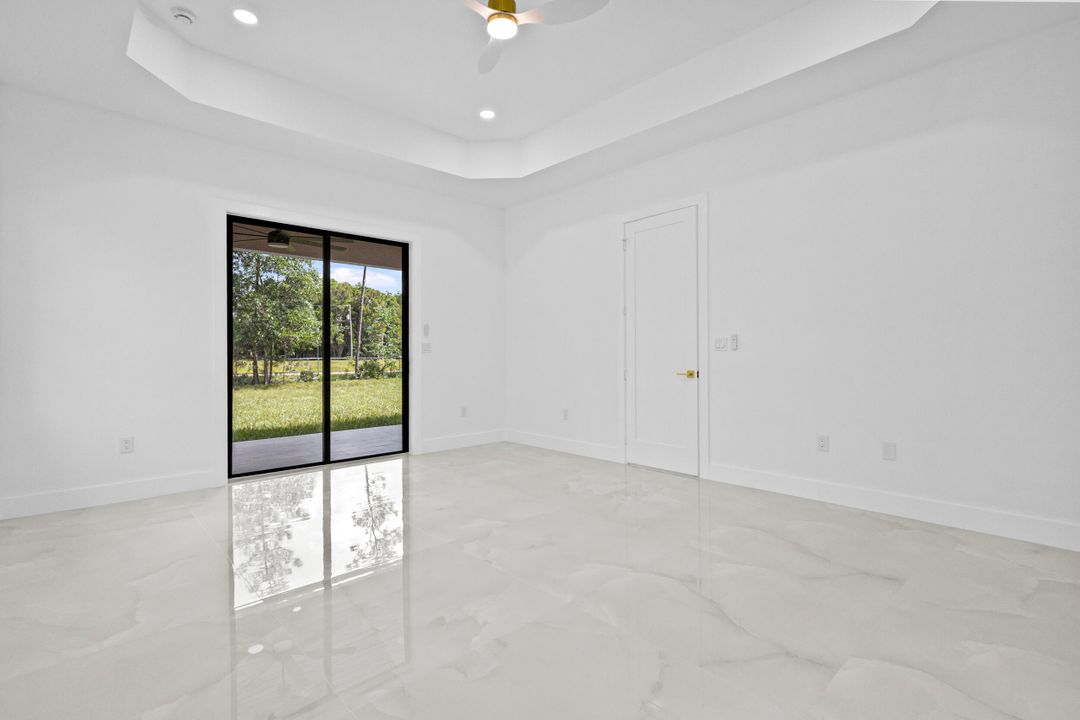 For Sale: $1,050,000 (4 beds, 3 baths, 3160 Square Feet)