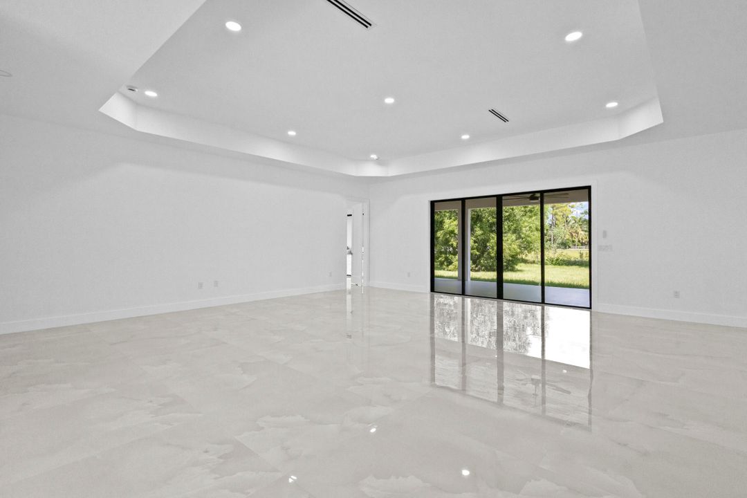 For Sale: $1,050,000 (4 beds, 3 baths, 3160 Square Feet)