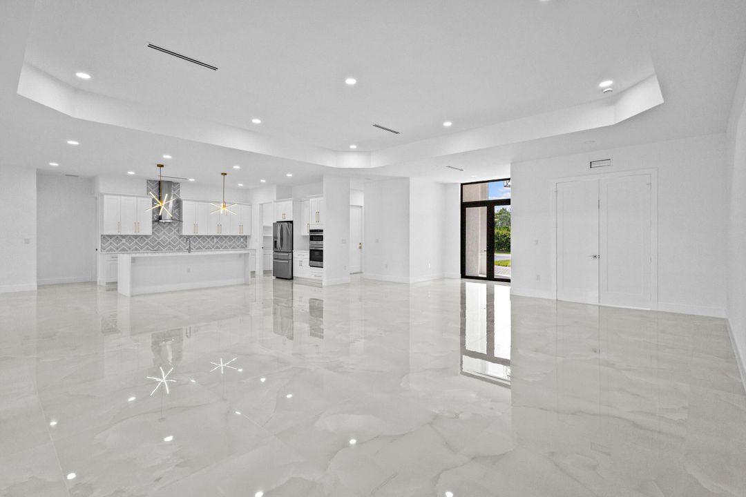 For Sale: $1,050,000 (4 beds, 3 baths, 3160 Square Feet)