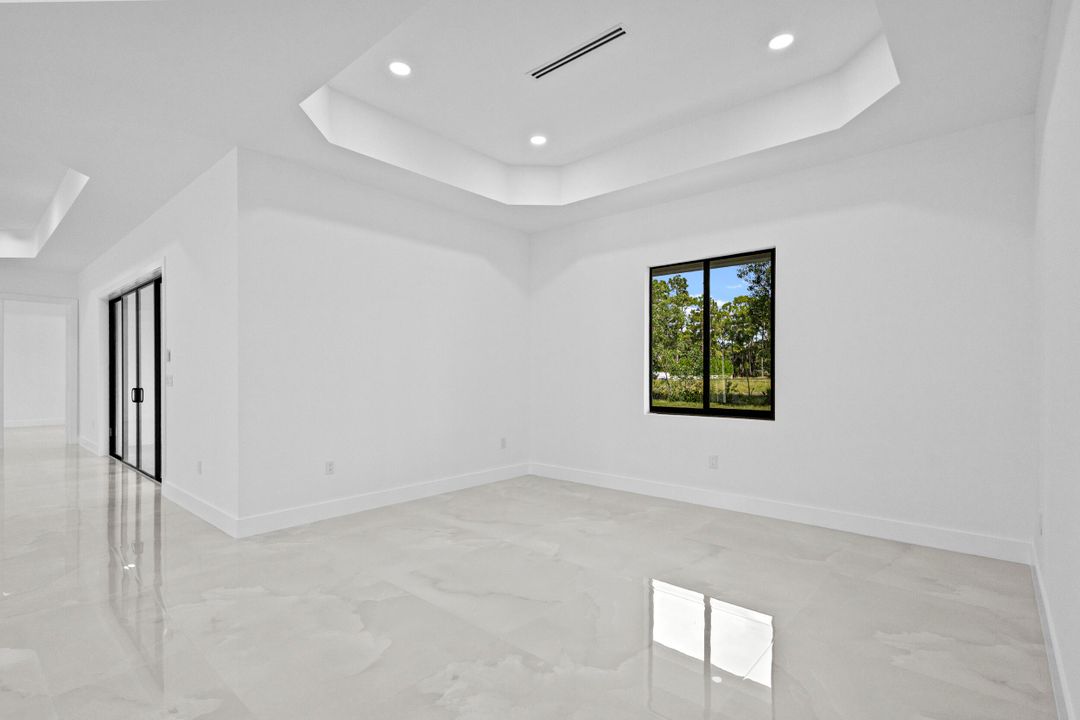 For Sale: $1,050,000 (4 beds, 3 baths, 3160 Square Feet)