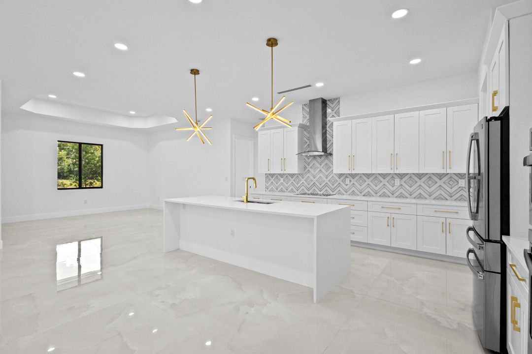 For Sale: $1,050,000 (4 beds, 3 baths, 3160 Square Feet)