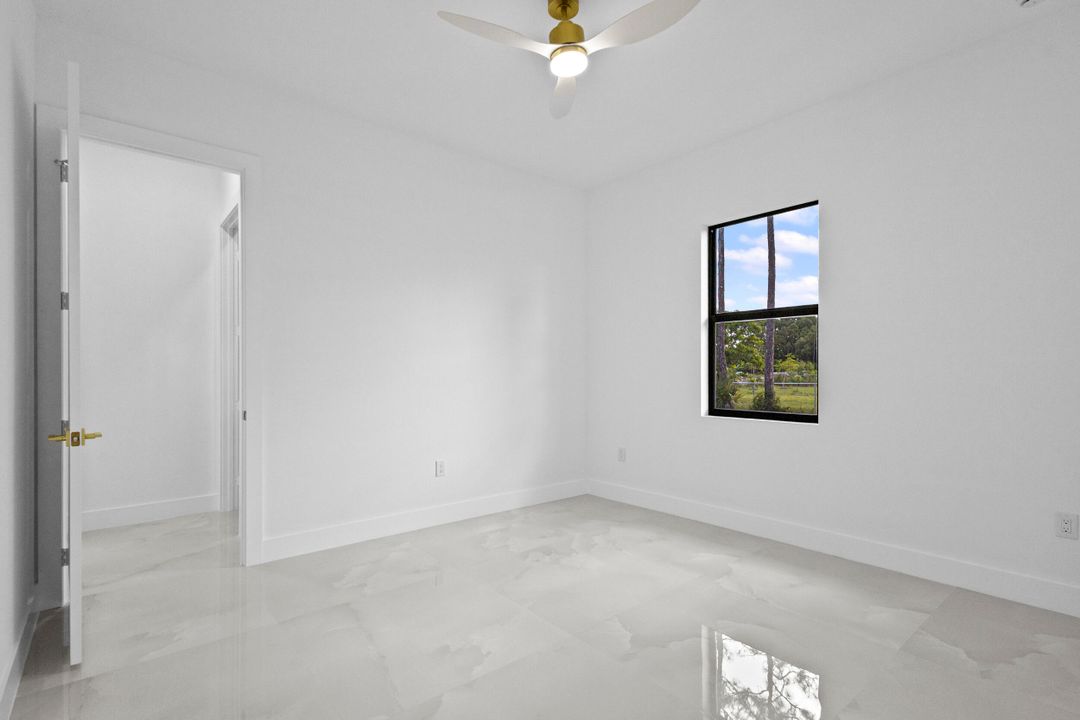 For Sale: $1,050,000 (4 beds, 3 baths, 3160 Square Feet)