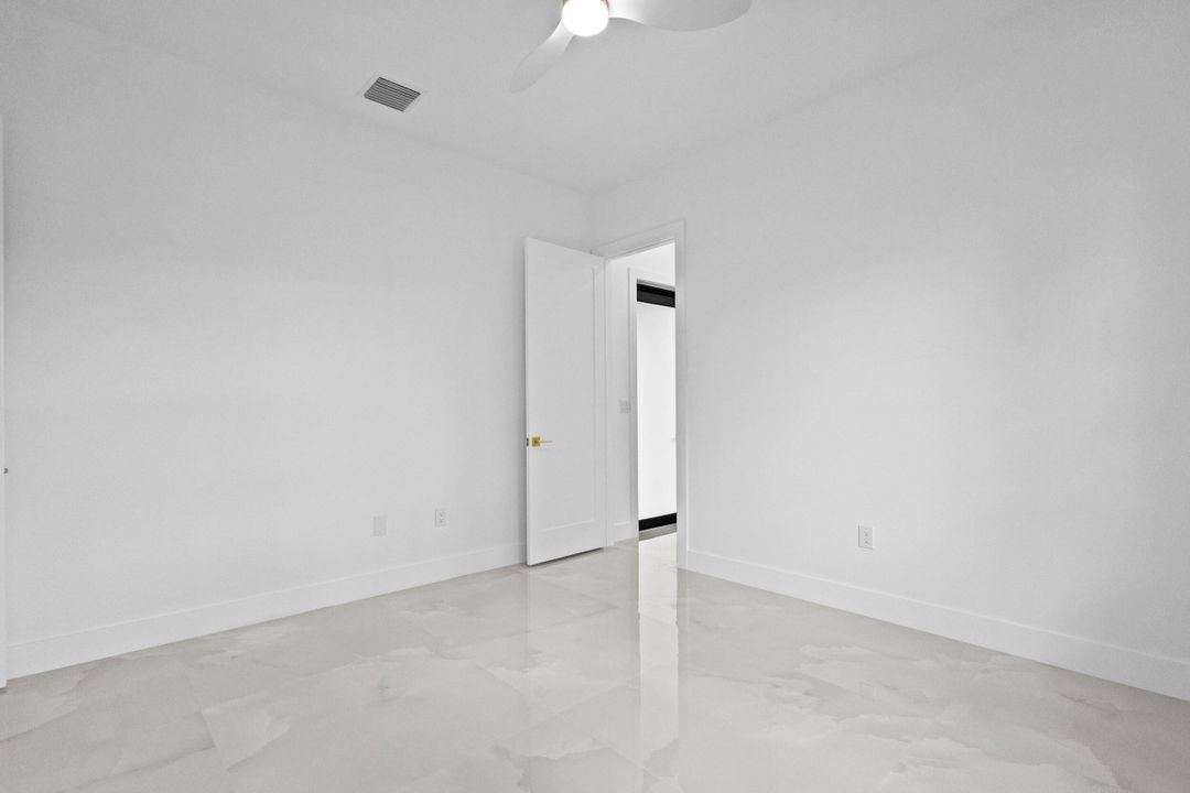 For Sale: $1,050,000 (4 beds, 3 baths, 3160 Square Feet)