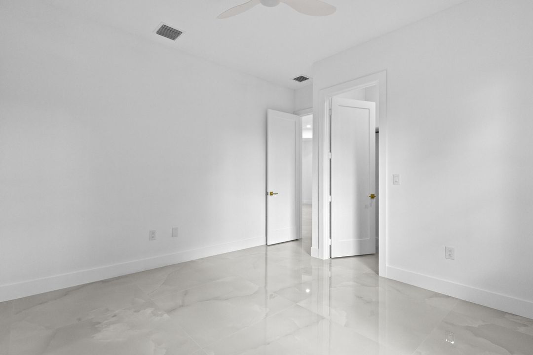 For Sale: $1,050,000 (4 beds, 3 baths, 3160 Square Feet)