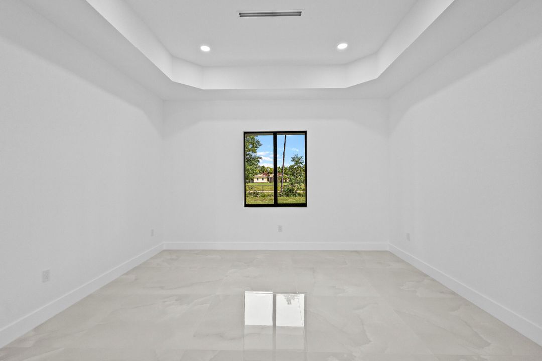 For Sale: $1,050,000 (4 beds, 3 baths, 3160 Square Feet)