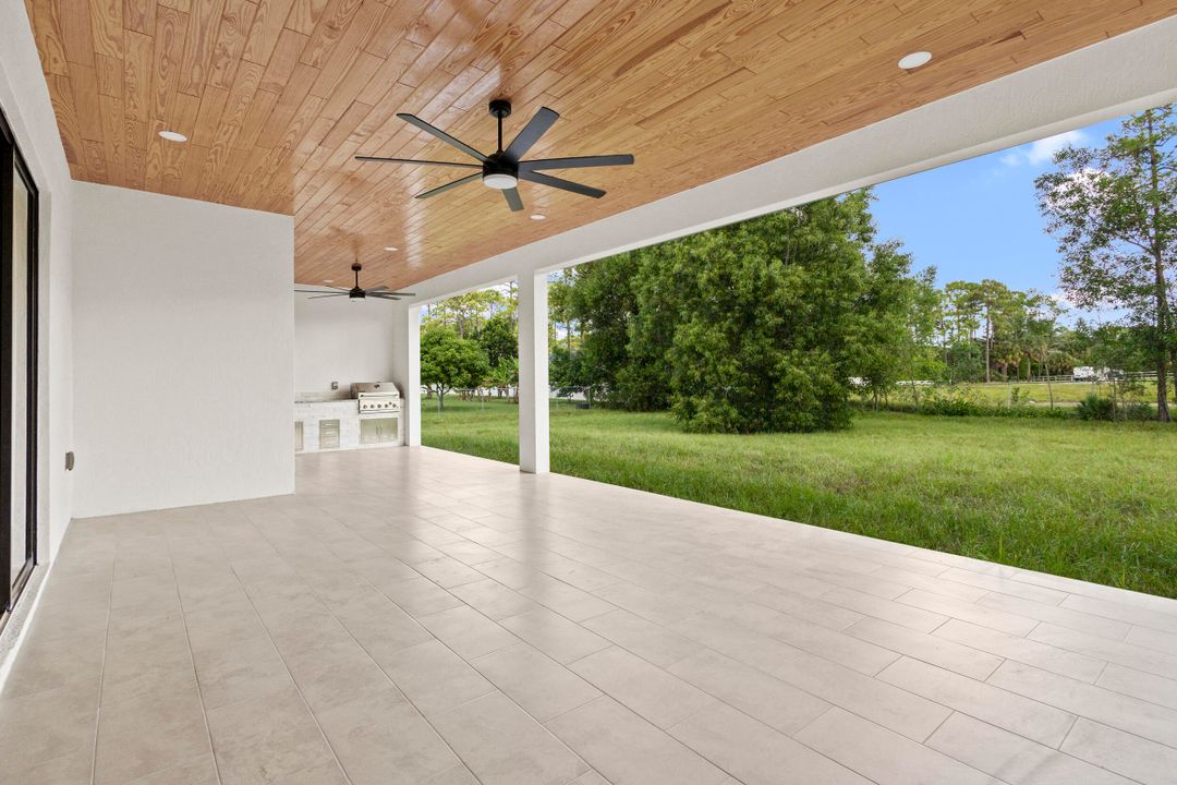 For Sale: $1,050,000 (4 beds, 3 baths, 3160 Square Feet)