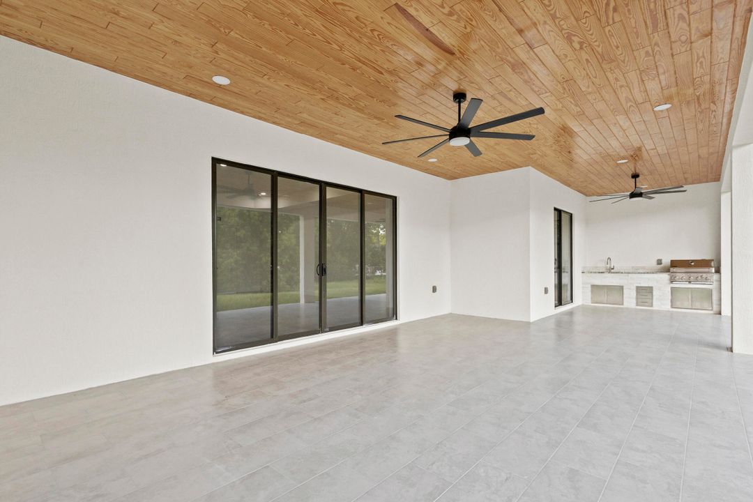 For Sale: $1,050,000 (4 beds, 3 baths, 3160 Square Feet)