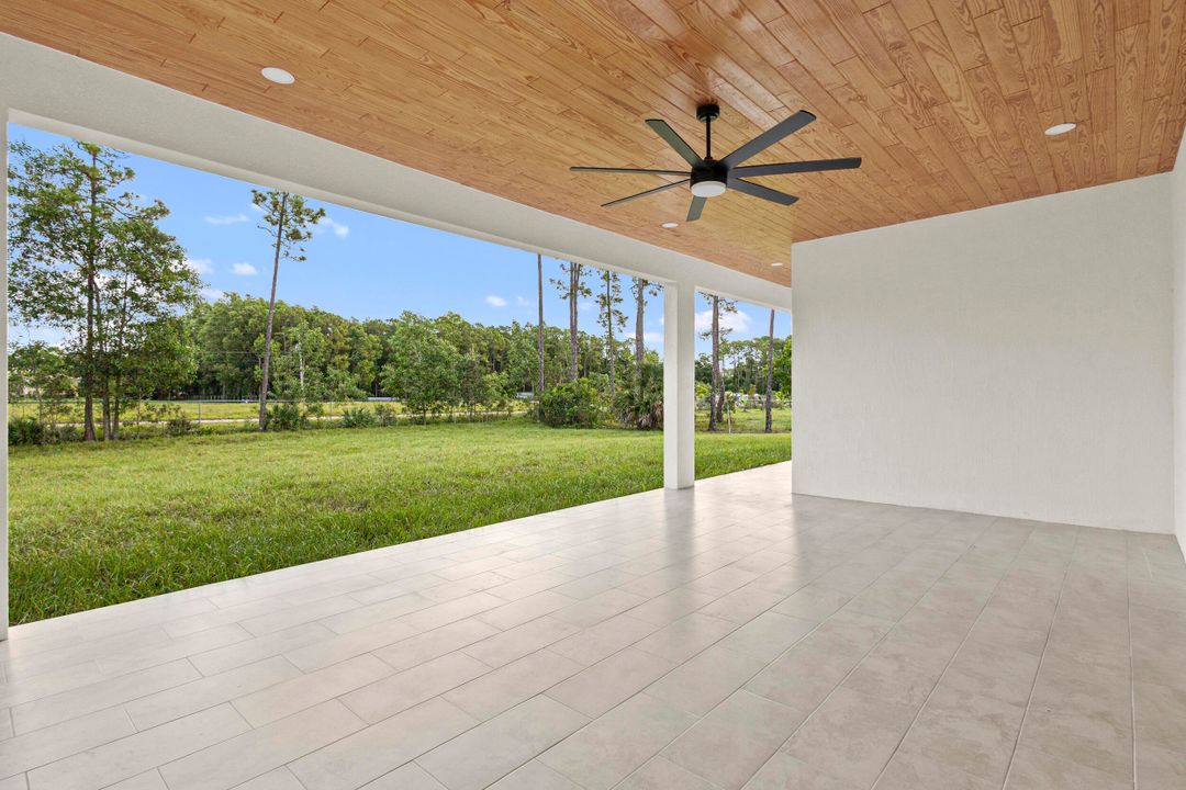 For Sale: $1,050,000 (4 beds, 3 baths, 3160 Square Feet)