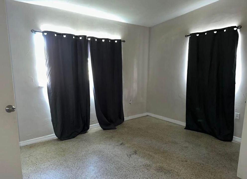 待售: $269,900 (4 贝兹, 2 浴室, 1350 平方英尺)