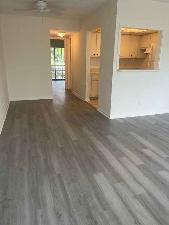 Недавно продано: $74,999 (1 спален, 1 ванн, 593 Квадратных фут)