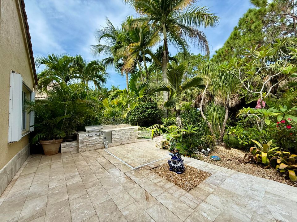 Active With Contract: $675,000 (3 beds, 2 baths, 2237 Square Feet)