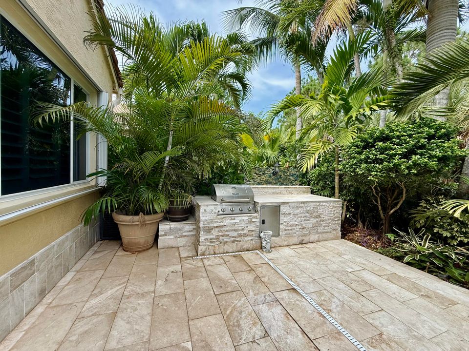 Active With Contract: $675,000 (3 beds, 2 baths, 2237 Square Feet)