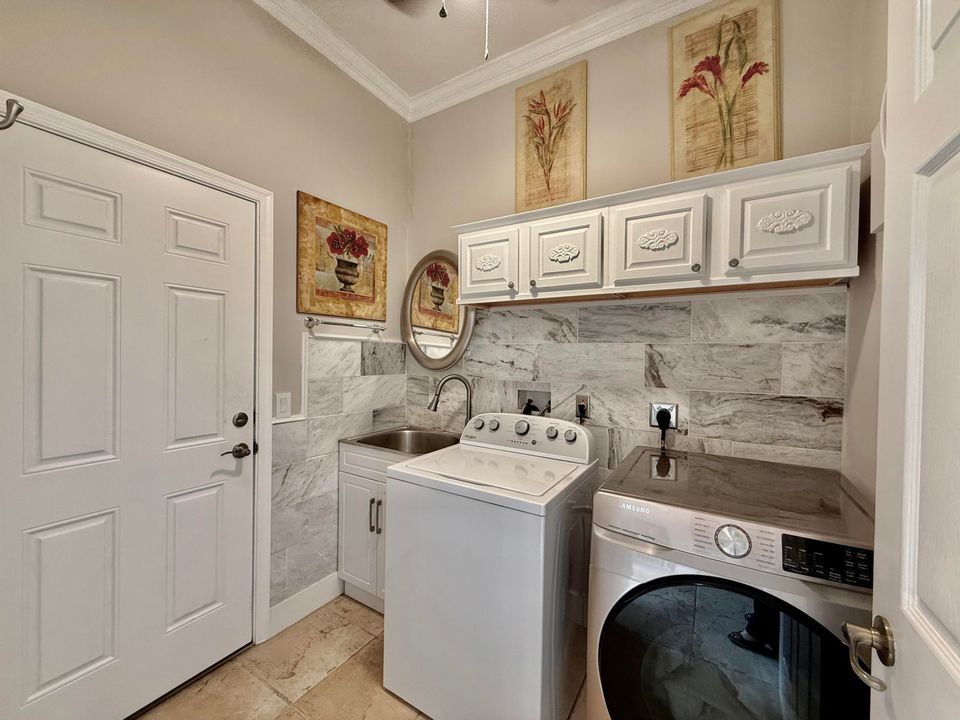 Active With Contract: $675,000 (3 beds, 2 baths, 2237 Square Feet)