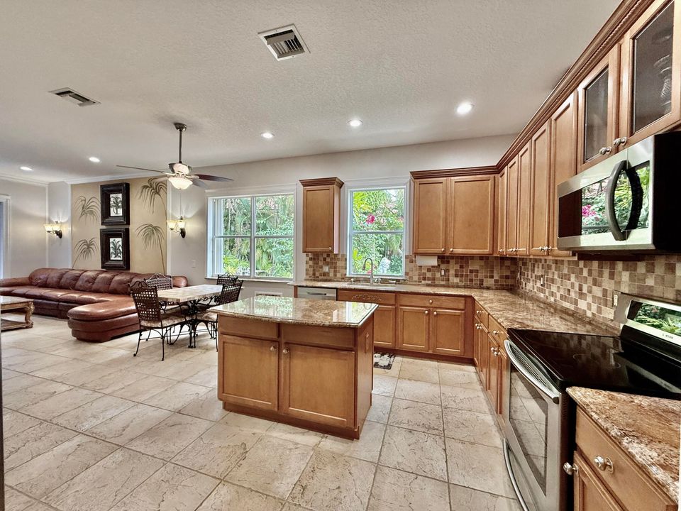 Active With Contract: $675,000 (3 beds, 2 baths, 2237 Square Feet)