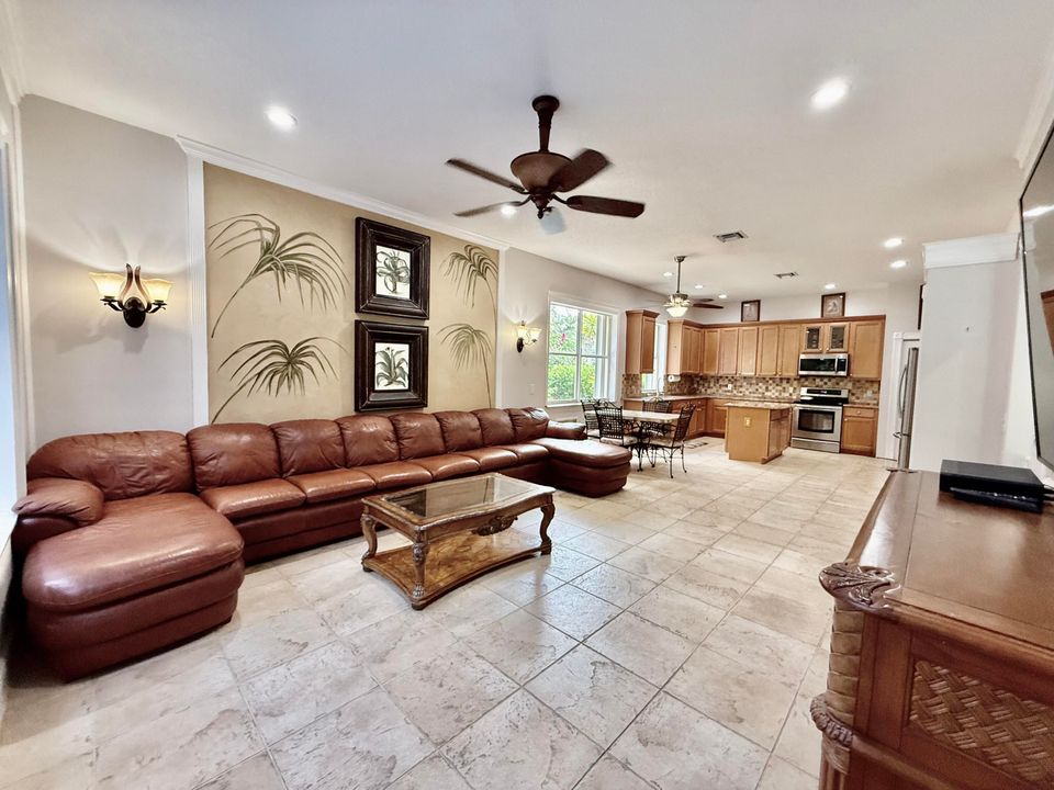 Active With Contract: $675,000 (3 beds, 2 baths, 2237 Square Feet)