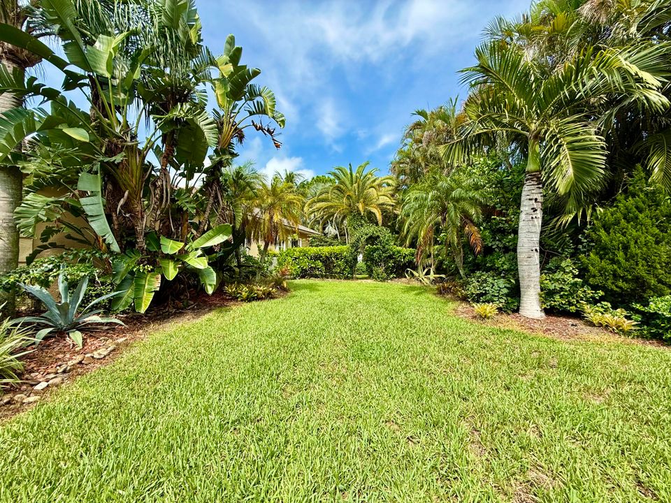 Active With Contract: $675,000 (3 beds, 2 baths, 2237 Square Feet)