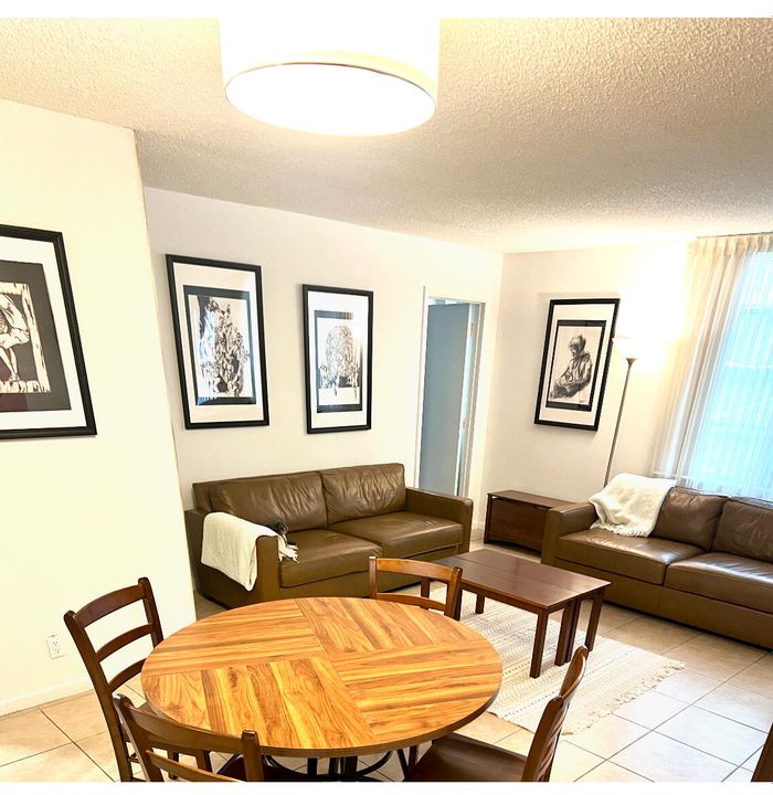 Active With Contract: $148,000 (2 beds, 2 baths, 972 Square Feet)