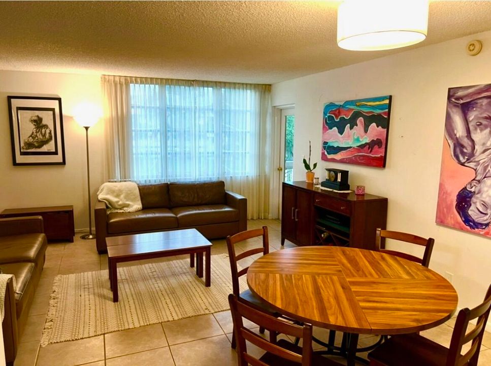 Active With Contract: $148,000 (2 beds, 2 baths, 972 Square Feet)