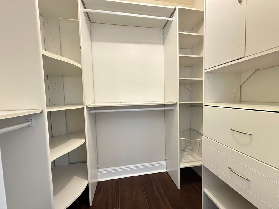 Activo con contrato: $1,600 (1 camas, 1 baños, 750 Pies cuadrados)