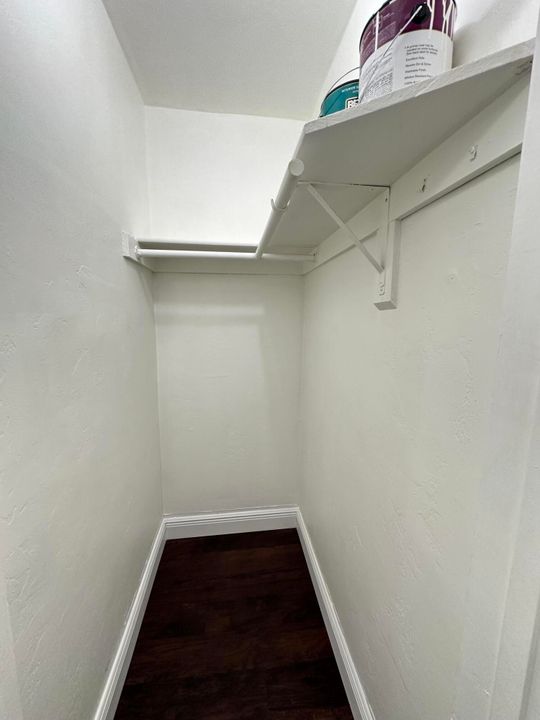 Activo con contrato: $1,600 (1 camas, 1 baños, 750 Pies cuadrados)