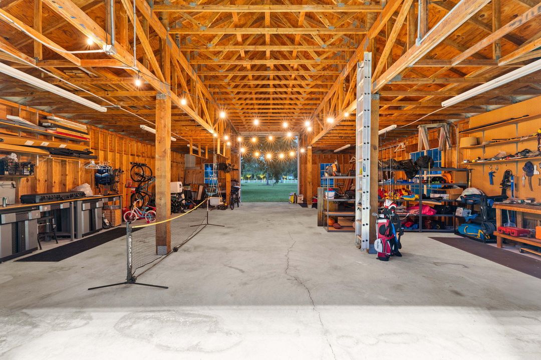 Activo con contrato: $1,465,000 (4 camas, 3 baños, 3325 Pies cuadrados)