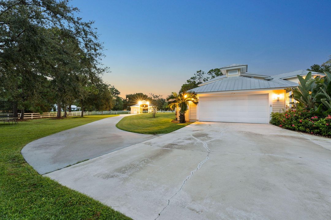 Activo con contrato: $1,465,000 (4 camas, 3 baños, 3325 Pies cuadrados)