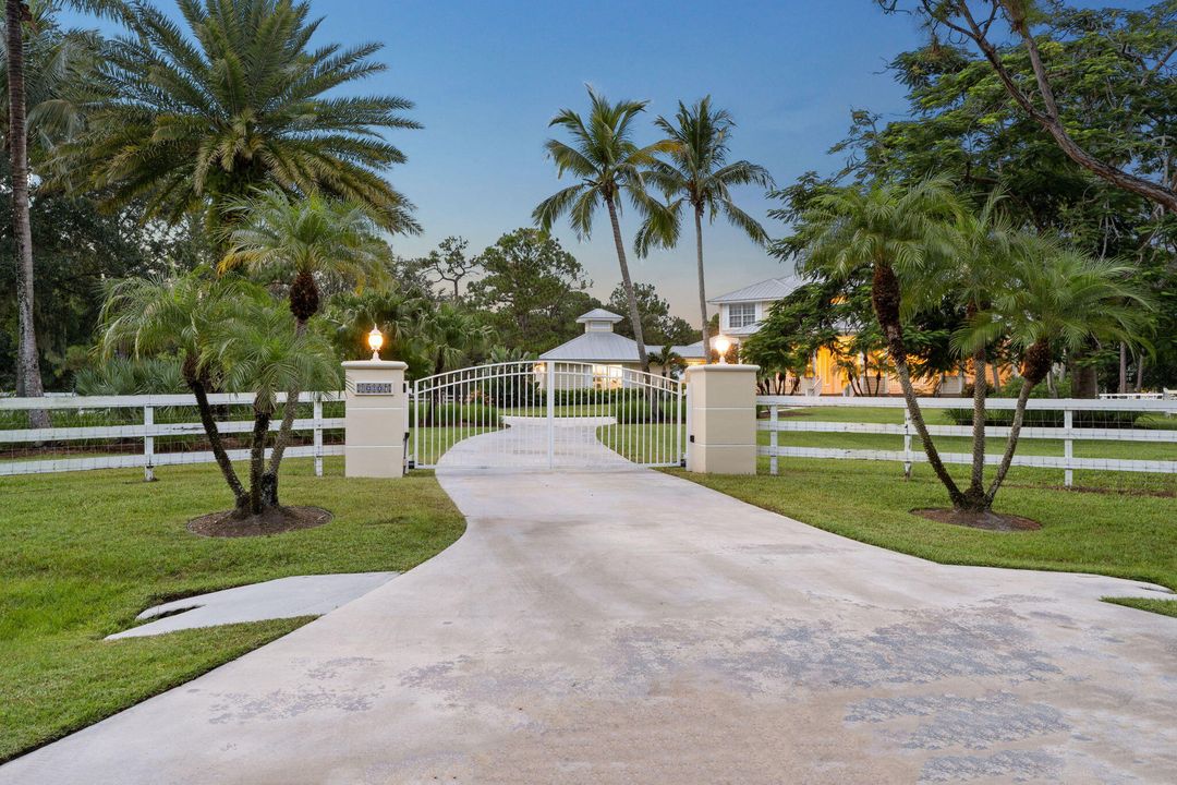 Activo con contrato: $1,465,000 (4 camas, 3 baños, 3325 Pies cuadrados)