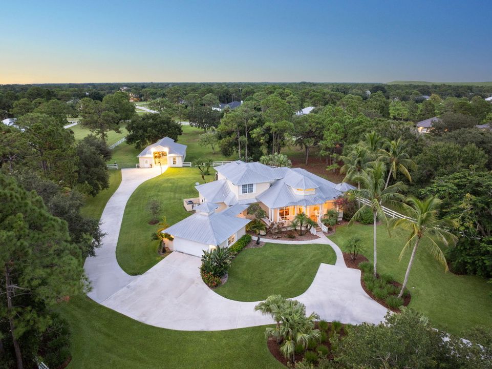 Activo con contrato: $1,465,000 (4 camas, 3 baños, 3325 Pies cuadrados)