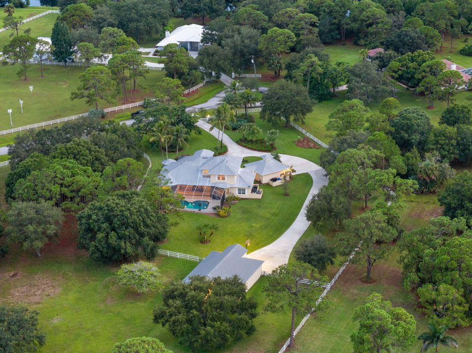 Activo con contrato: $1,465,000 (4 camas, 3 baños, 3325 Pies cuadrados)