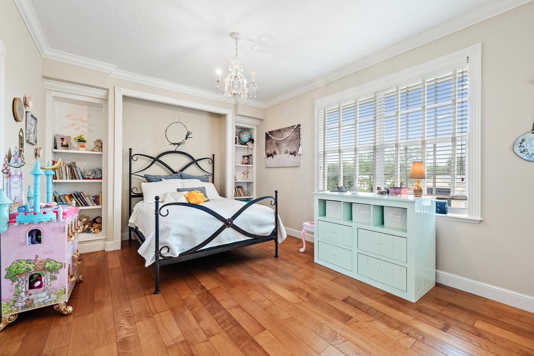 Activo con contrato: $1,465,000 (4 camas, 3 baños, 3325 Pies cuadrados)