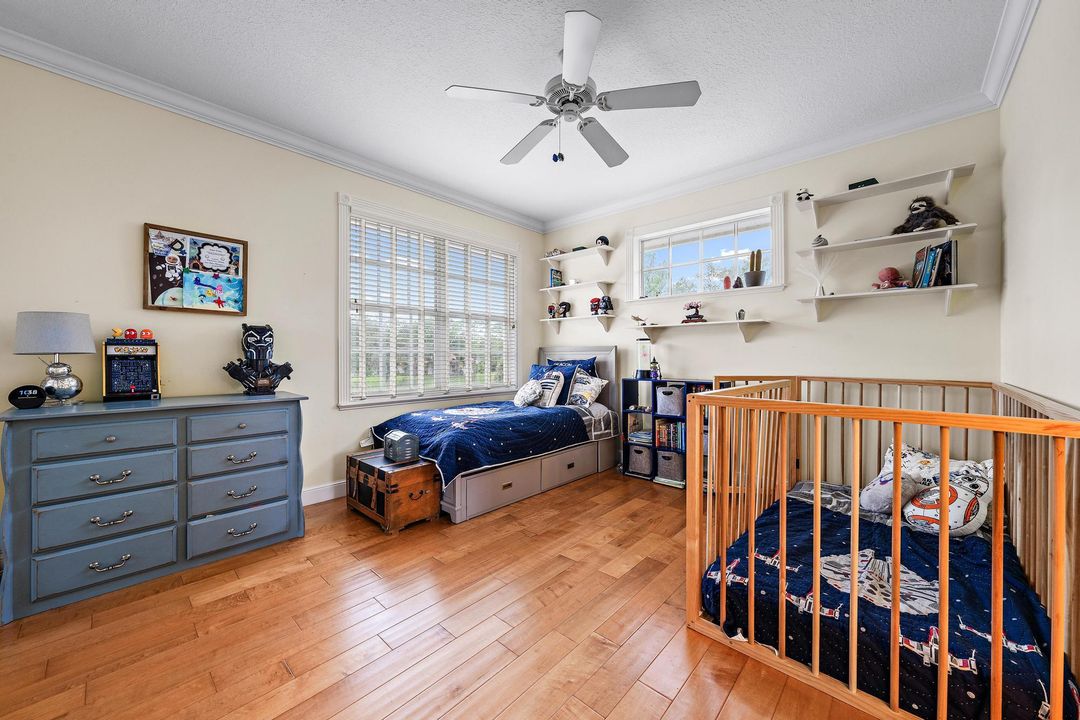 Activo con contrato: $1,465,000 (4 camas, 3 baños, 3325 Pies cuadrados)