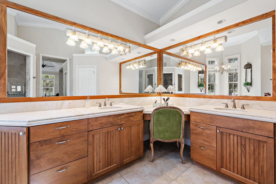 Activo con contrato: $1,465,000 (4 camas, 3 baños, 3325 Pies cuadrados)