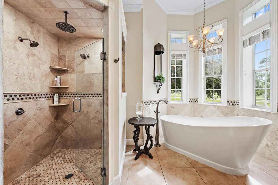 Activo con contrato: $1,465,000 (4 camas, 3 baños, 3325 Pies cuadrados)