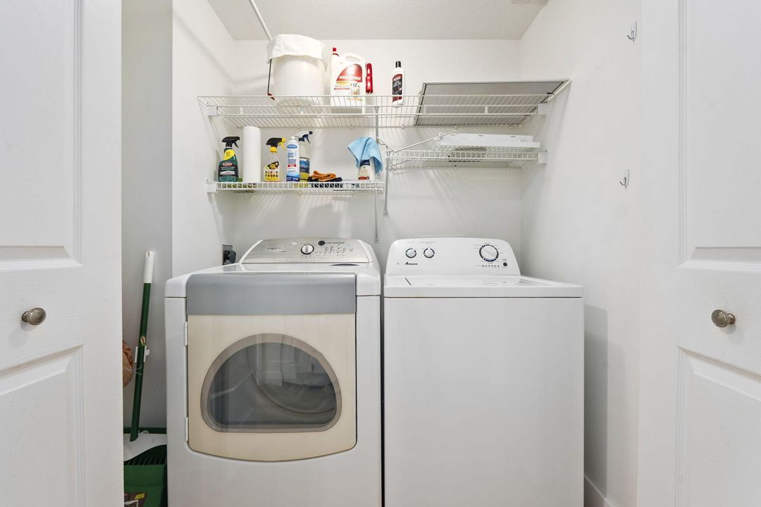 В аренду: $4,000 (3 спален, 3 ванн, 2387 Квадратных фут)