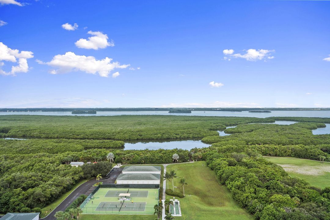 В аренду: $4,000 (3 спален, 3 ванн, 2387 Квадратных фут)