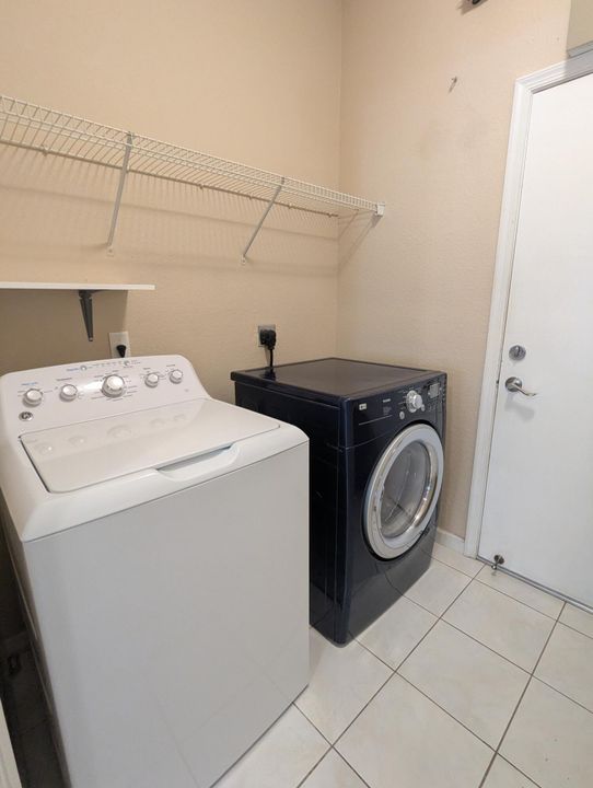 Activo con contrato: $2,750 (3 camas, 2 baños, 1814 Pies cuadrados)