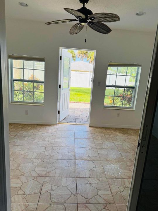 В аренду: $2,300 (5 спален, 2 ванн, 1763 Квадратных фут)