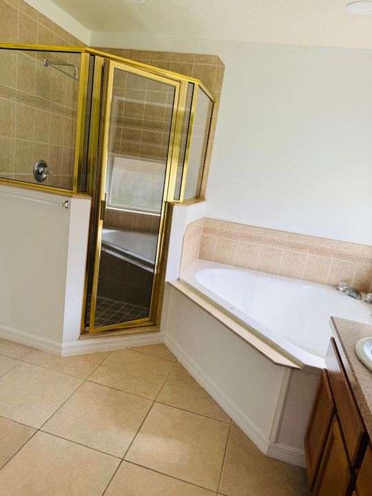 В аренду: $2,300 (5 спален, 2 ванн, 1763 Квадратных фут)